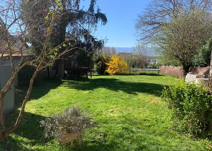 Maison De Village Entre Lac Et Montagnes